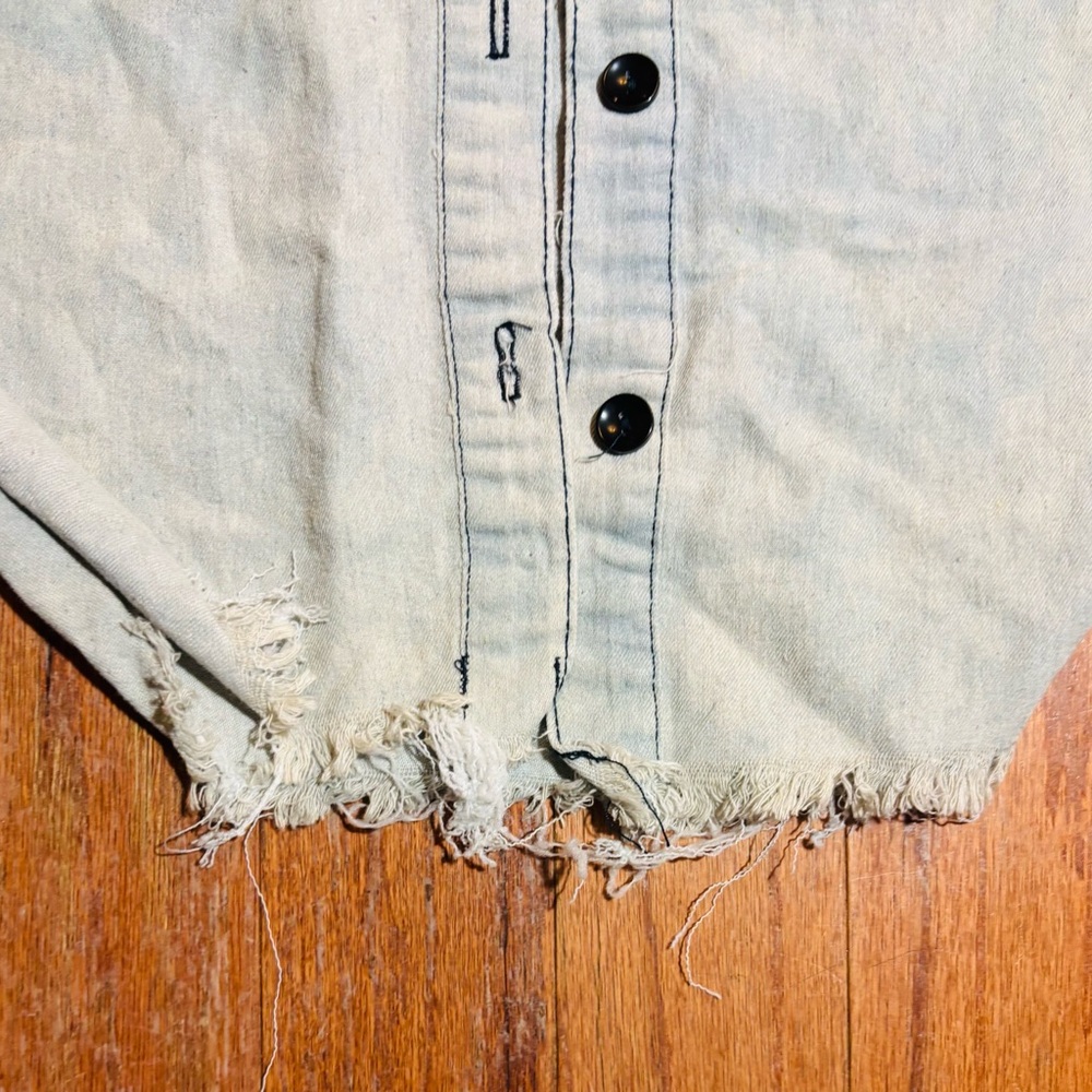 Thrill Light Blue Denim Button Down Shirt Distressed with Patches EUC Size M - Picture 8 of 12